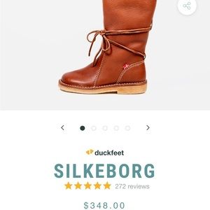 Duck Feet Boots size 39 us 8.5 -9 like new .  Sold with original box.  ROW